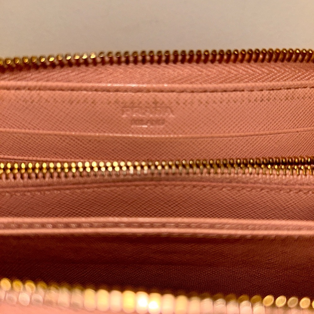Prada Saffiano Fiocco Bow Zippy Long Wallet in the color Orchidea. With COA - Picture 12 of 15
